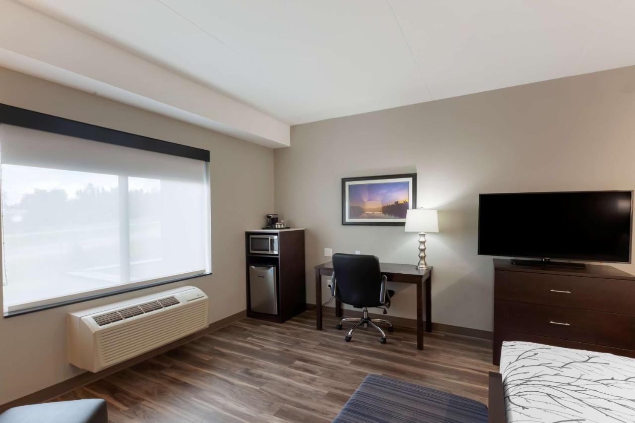 Best Western Premier Northwood Hotel Timmins Exterior photo