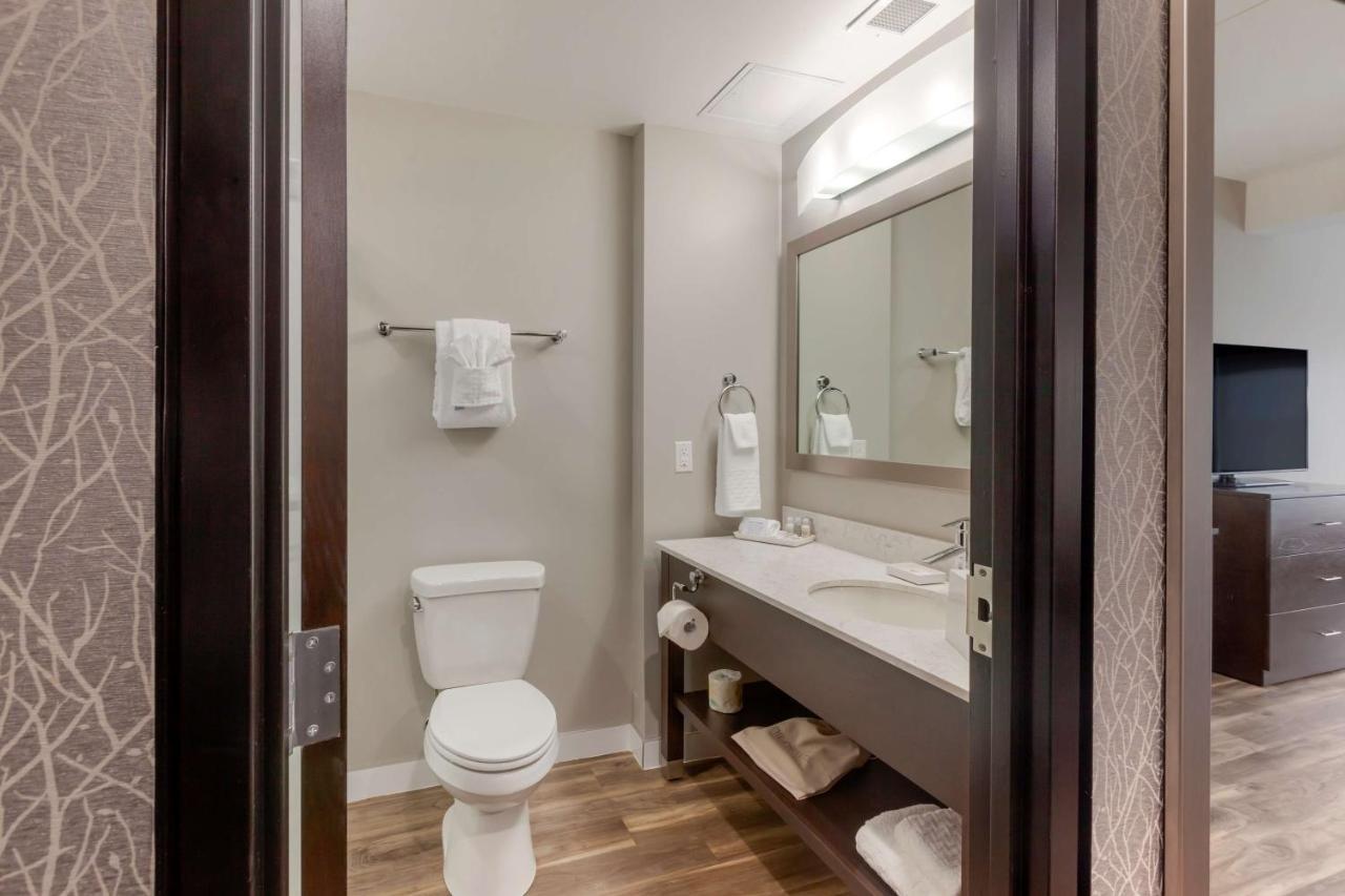 Best Western Premier Northwood Hotel Timmins Exterior photo
