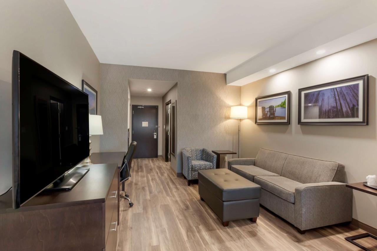 Best Western Premier Northwood Hotel Timmins Exterior photo