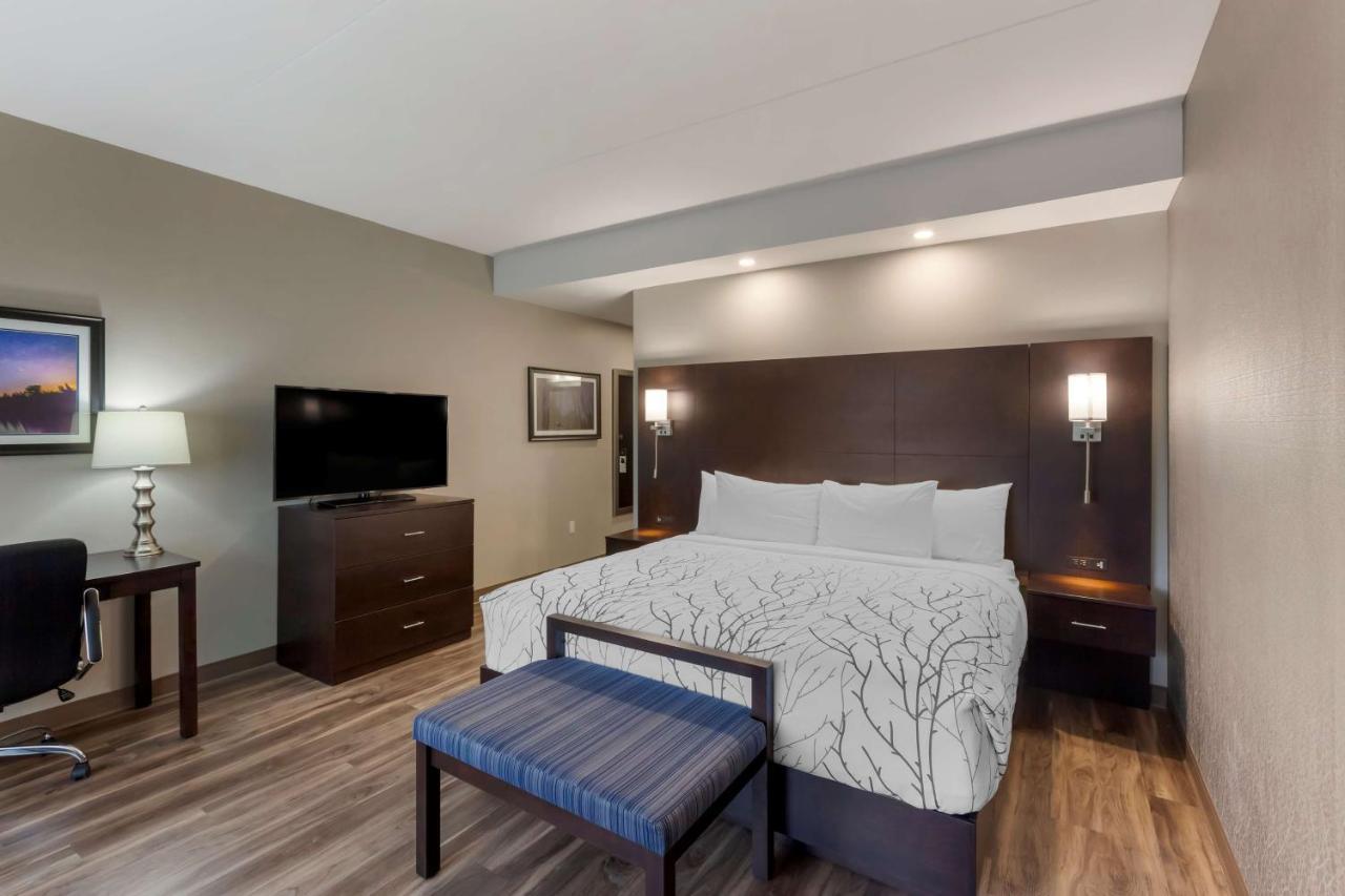 Best Western Premier Northwood Hotel Timmins Exterior photo